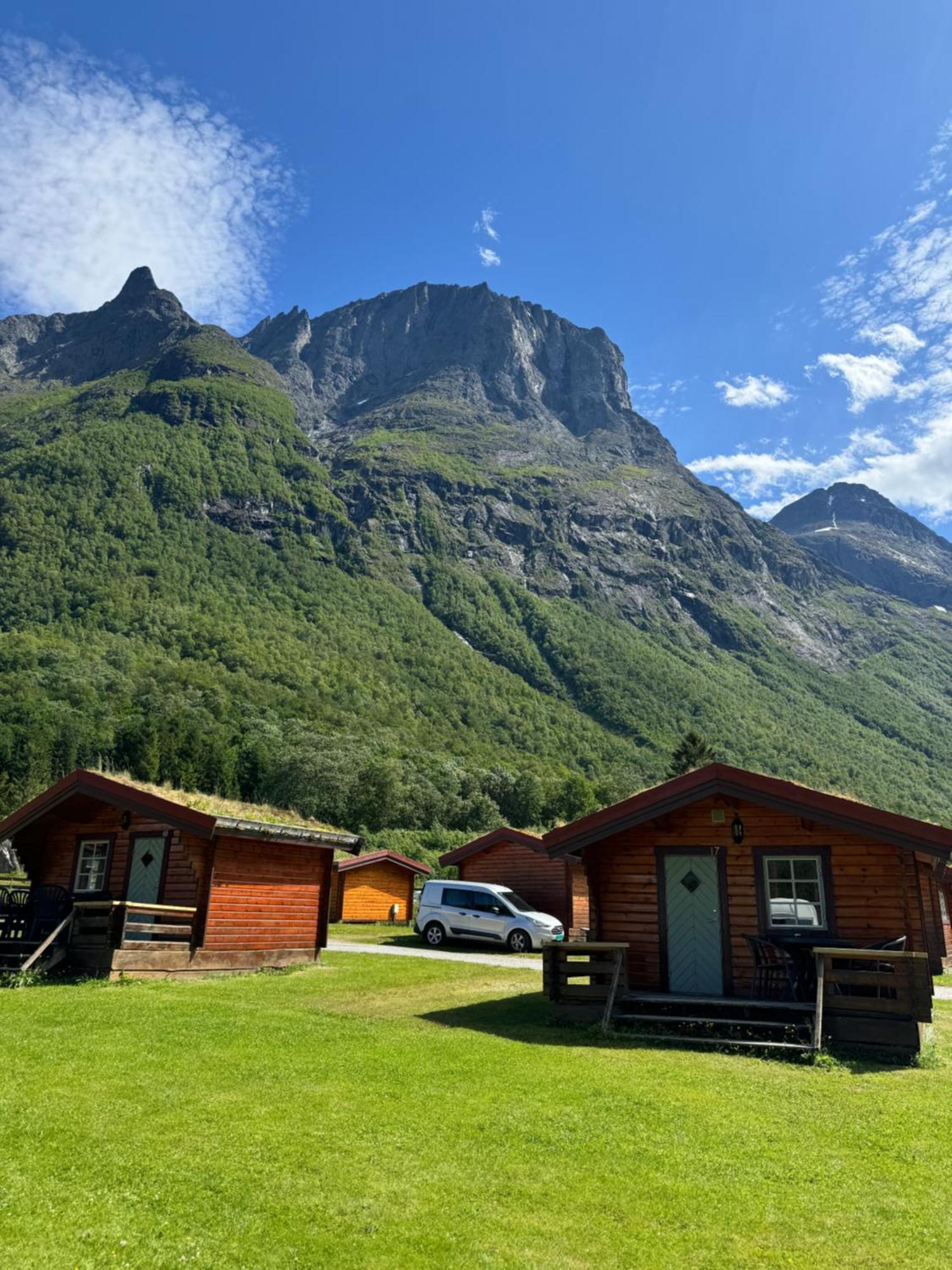 Trollstigen Camping And Gjestegard Åndalsnes Esterno foto