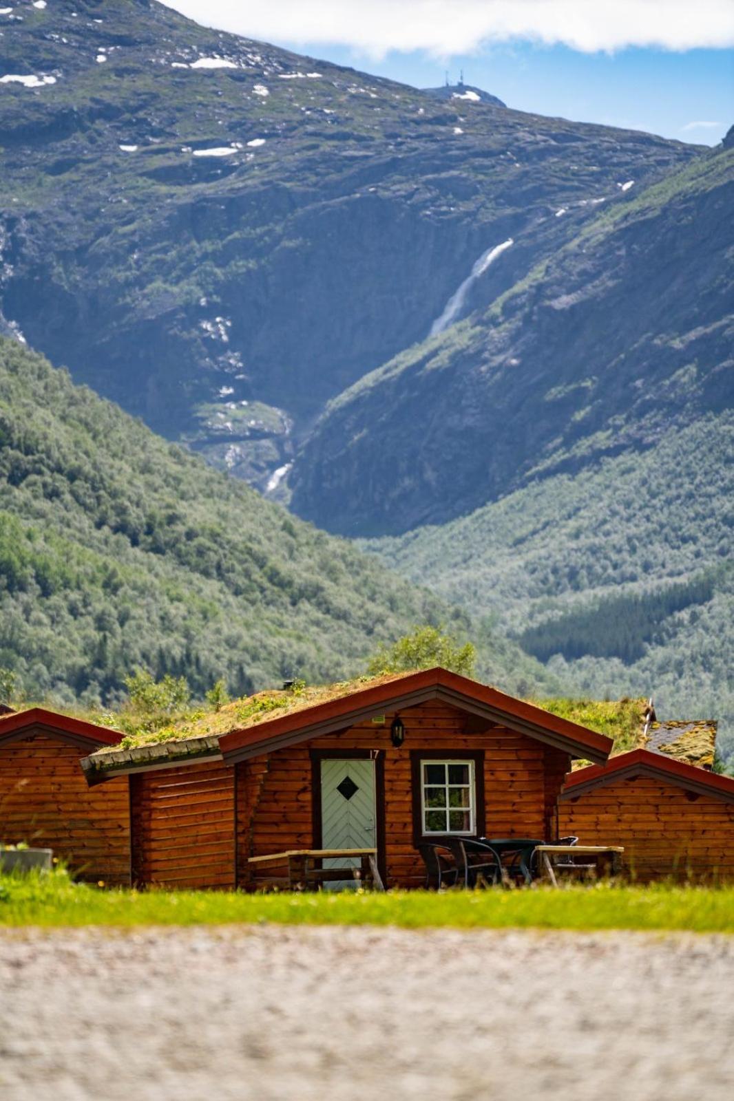 Trollstigen Camping And Gjestegard Åndalsnes Esterno foto